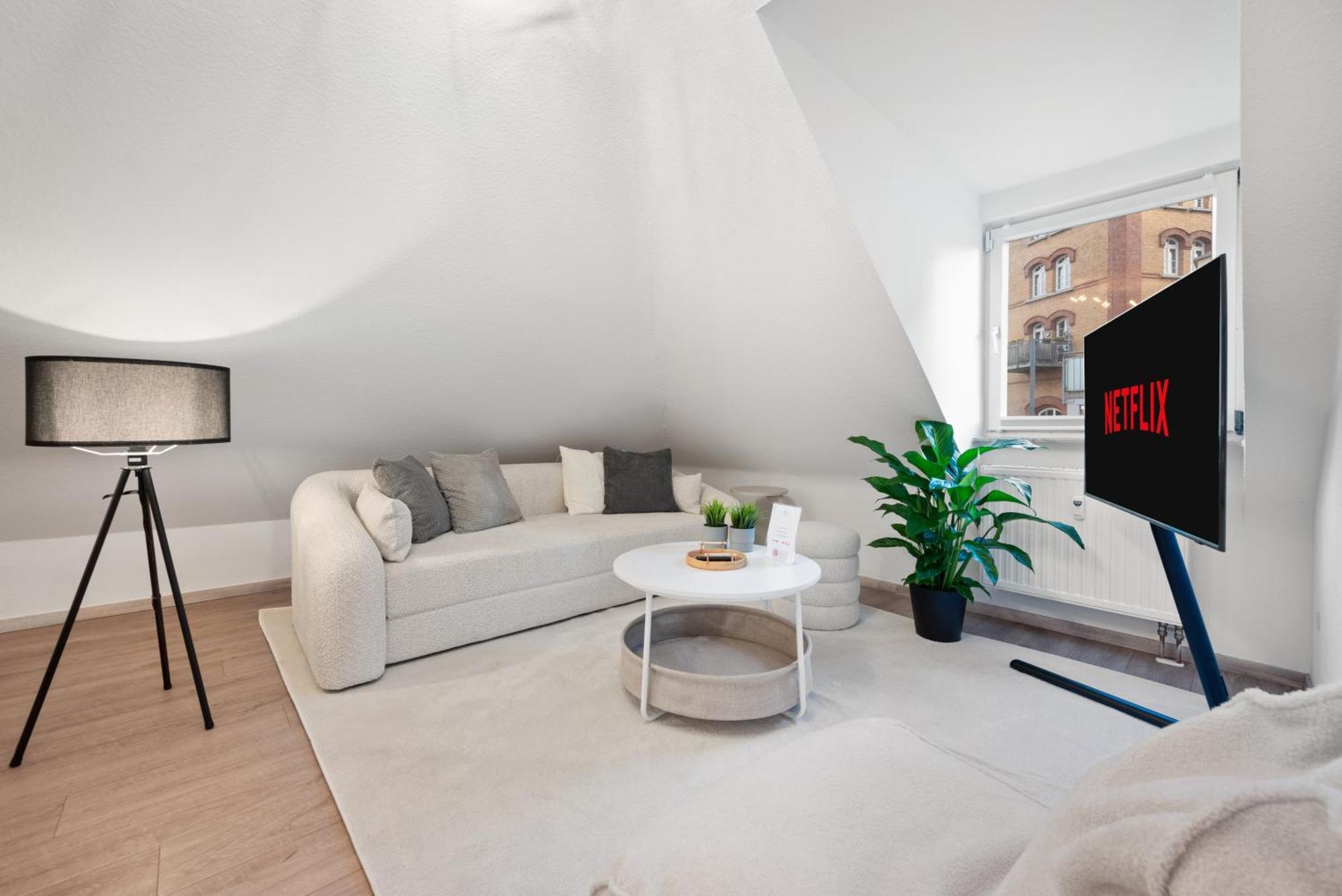Malu Rooms - Im Stadtzentrum, Smarttv, Netflix, 24H Checkin Ludwigsburg Kültér fotó