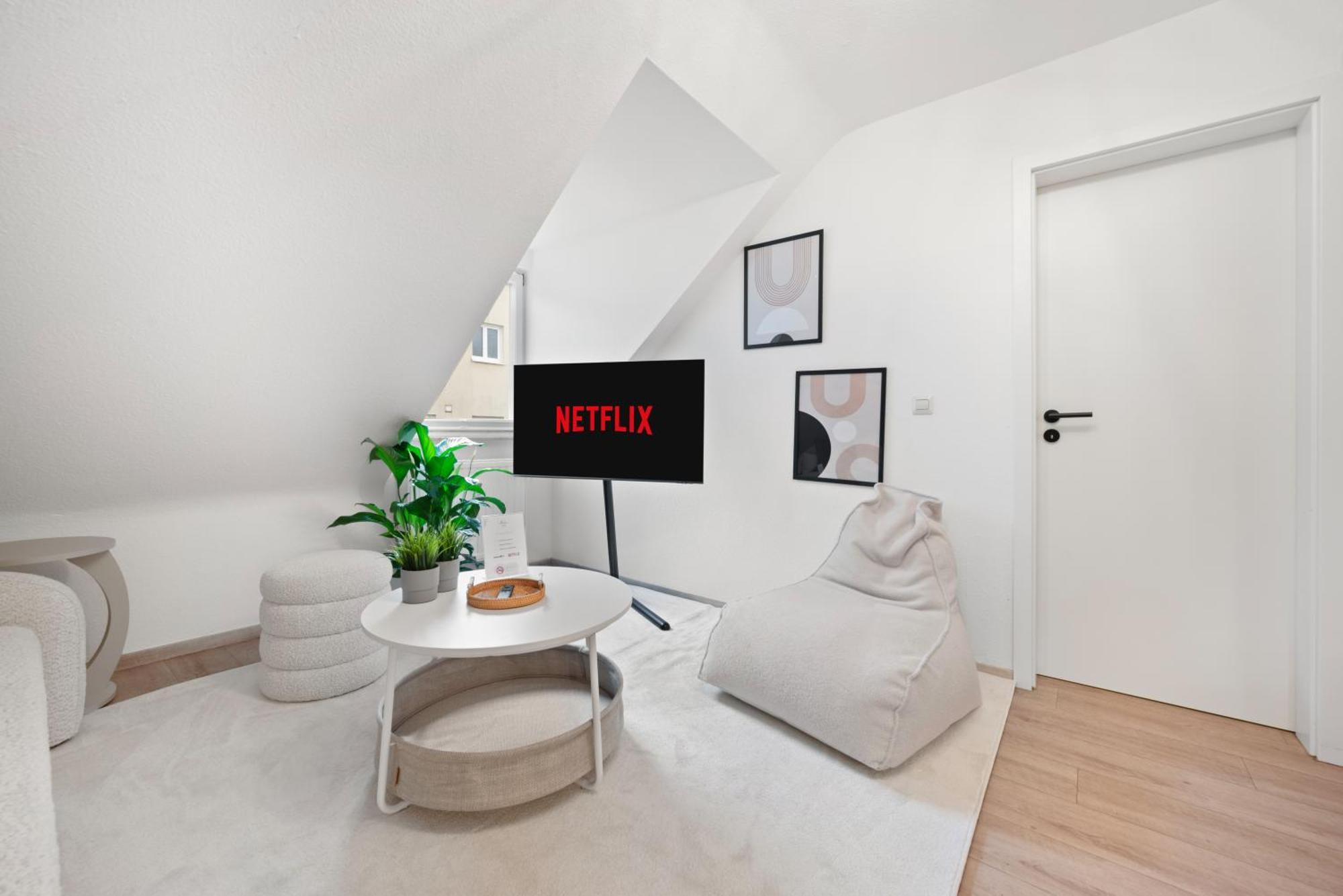 Malu Rooms - Im Stadtzentrum, Smarttv, Netflix, 24H Checkin Ludwigsburg Kültér fotó