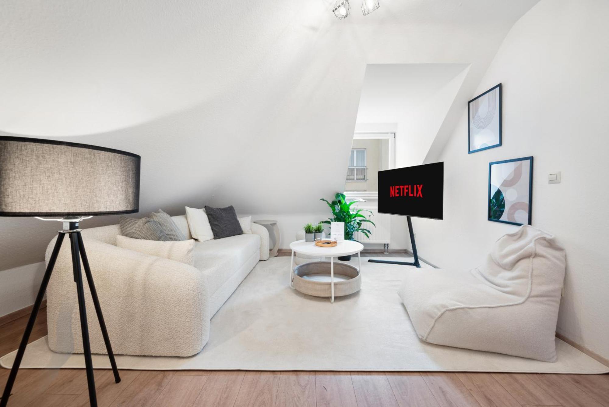 Malu Rooms - Im Stadtzentrum, Smarttv, Netflix, 24H Checkin Ludwigsburg Kültér fotó
