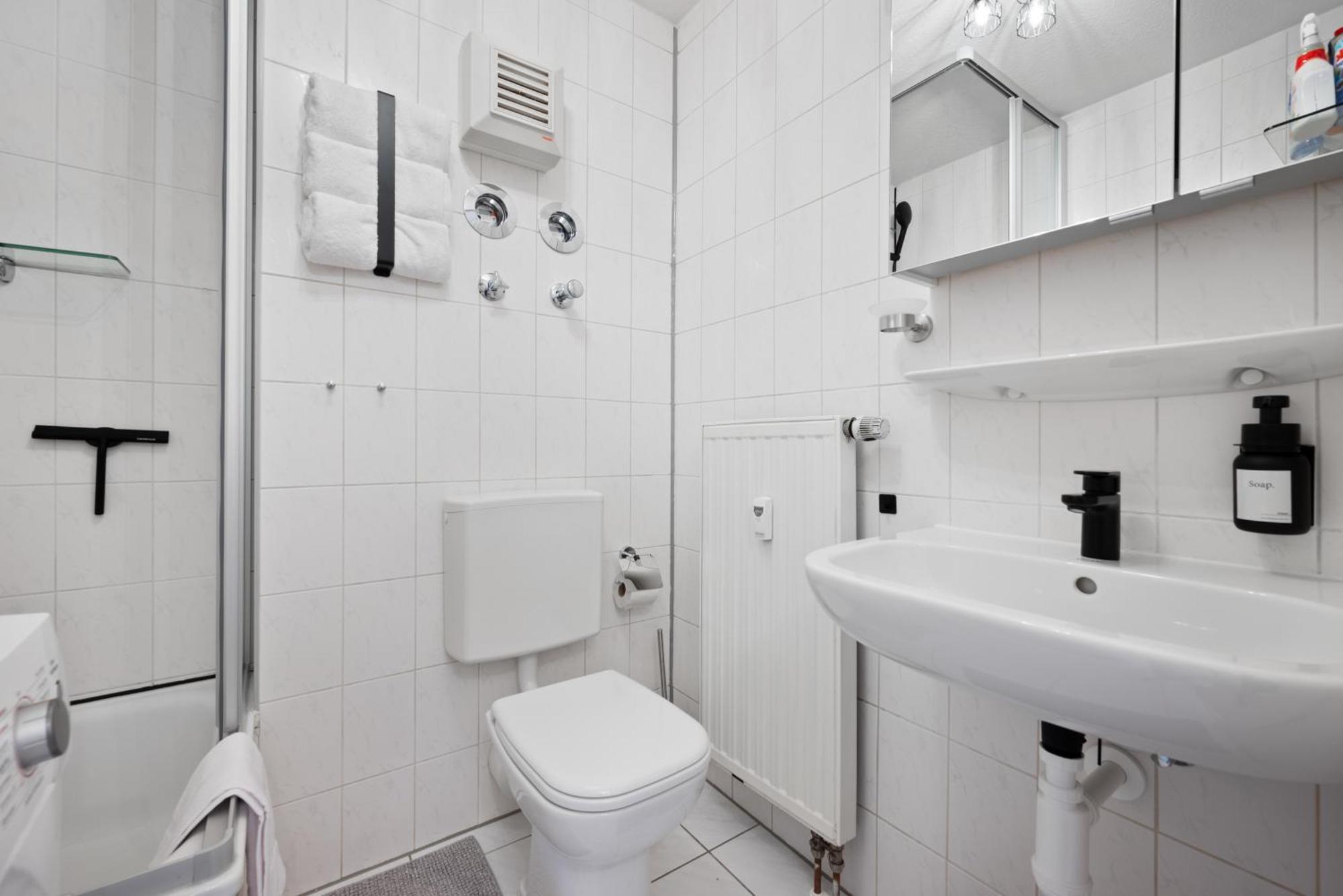 Malu Rooms - Im Stadtzentrum, Smarttv, Netflix, 24H Checkin Ludwigsburg Kültér fotó